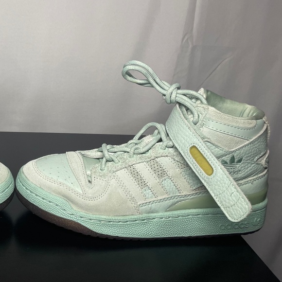 Adidas Ivy Park x Forum Mid Sneakers - Picture 4 of 5